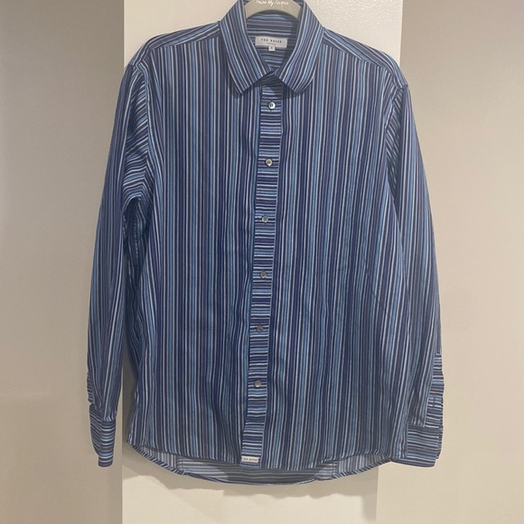 NOW ON SALE‼️ Ted Baker men’s button down Size 4
Like new condition - Picture 2 of 8